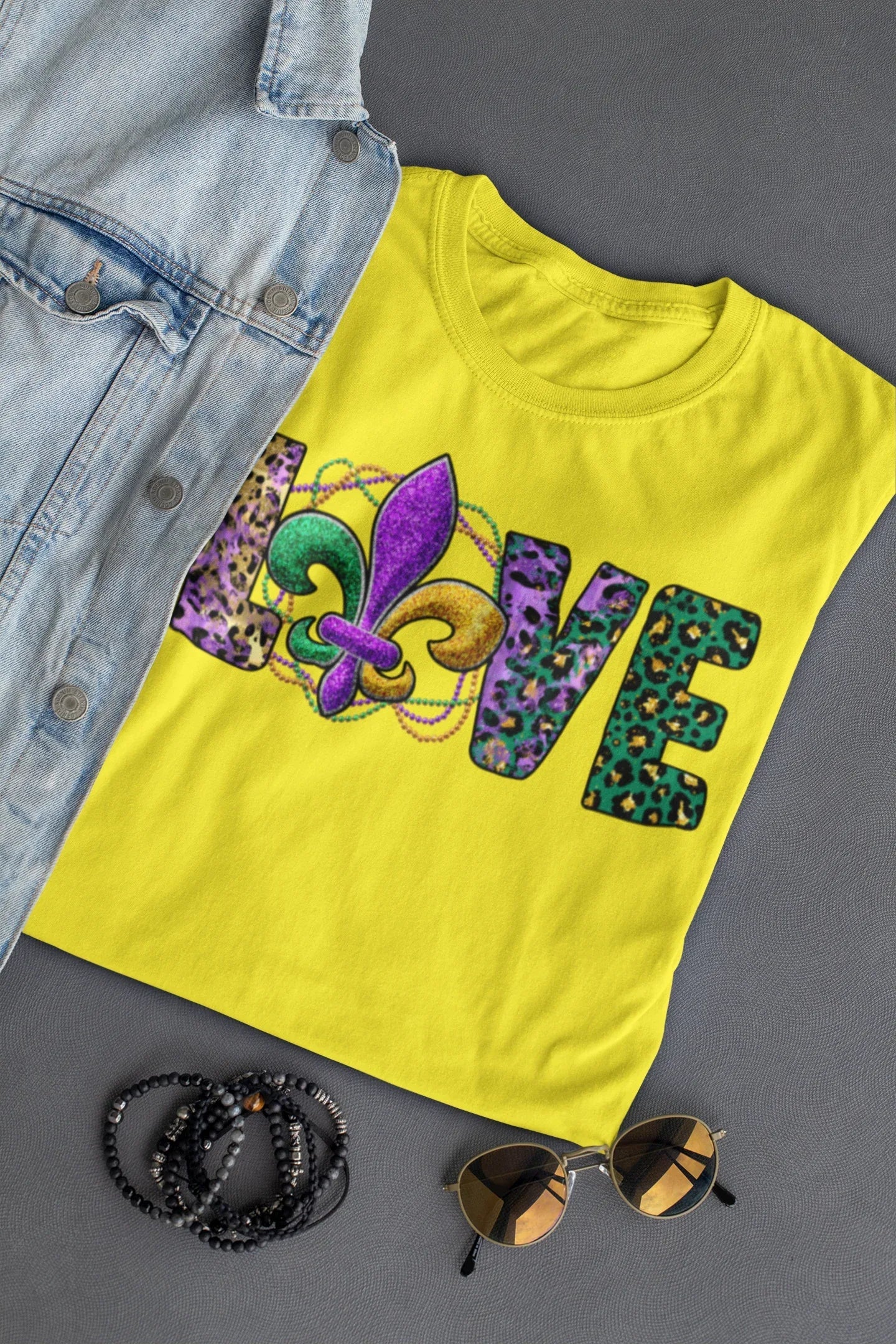 LOVE Mardi Gras Fleur-de-lis Mardi Gras Graphic Tee
