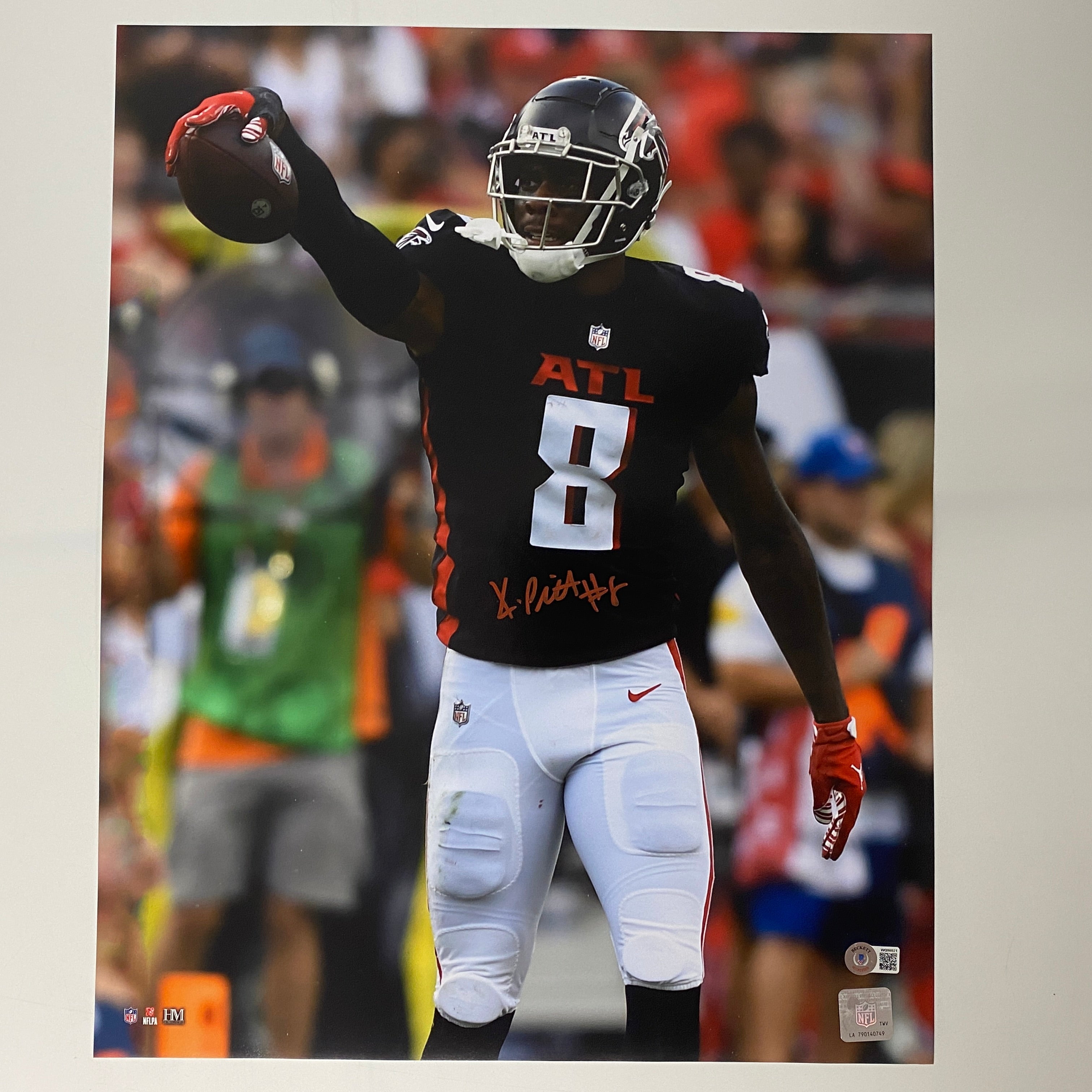Autographed/Signed Kyle Pitts Atlanta Falcons 16x20 Football Photo Beckett BAS COA